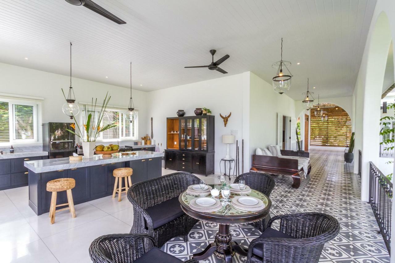 Villa Kusuma - Luxury Sea View 5 Bedroom Villa Close To Savaya 울루와뚜 외부 사진